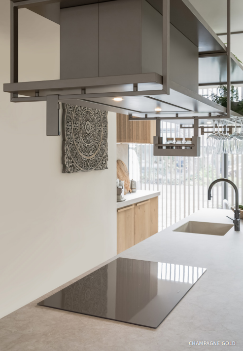 Inductiekookplaat Mosa Champagne Gold in moderne keuken met minimalistisch design