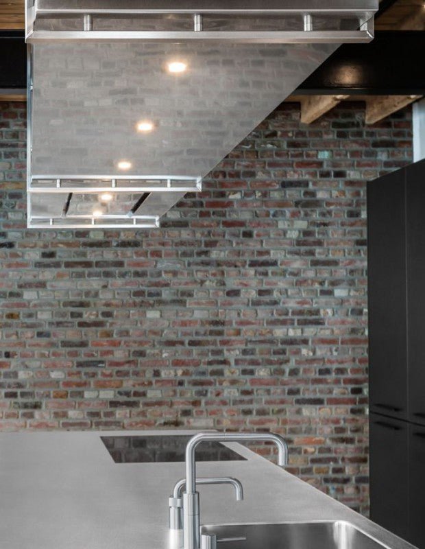 Wave 1057.22 FRAME midden - 270 cm wandafzuigkap zwart - RAL 9017 mat - interne motor - LED verlichting - afzuigkapSpecialist.nl