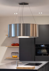 Wave 2620 CIRCO eiland afzuiglamp 90 cm in RVS boven een kookeiland