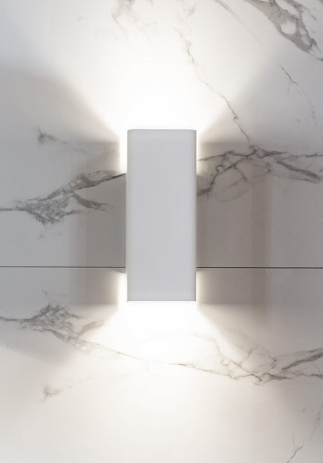 Wave 7611 MOODS wandlamp wit tegen een marmeren wand