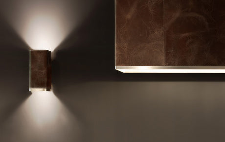 Wave 7611 MOODS wandlamp met lederen bekleding naast een afzuigkap