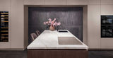 Wave Peyto 4114.02 Champagne Gold Keukenwerkblad met Elegante Afwerking en Bloemenvaas